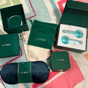 La Mer Holiday Gift Set - jewelry box, face roller, sleeping eye mask, pouches